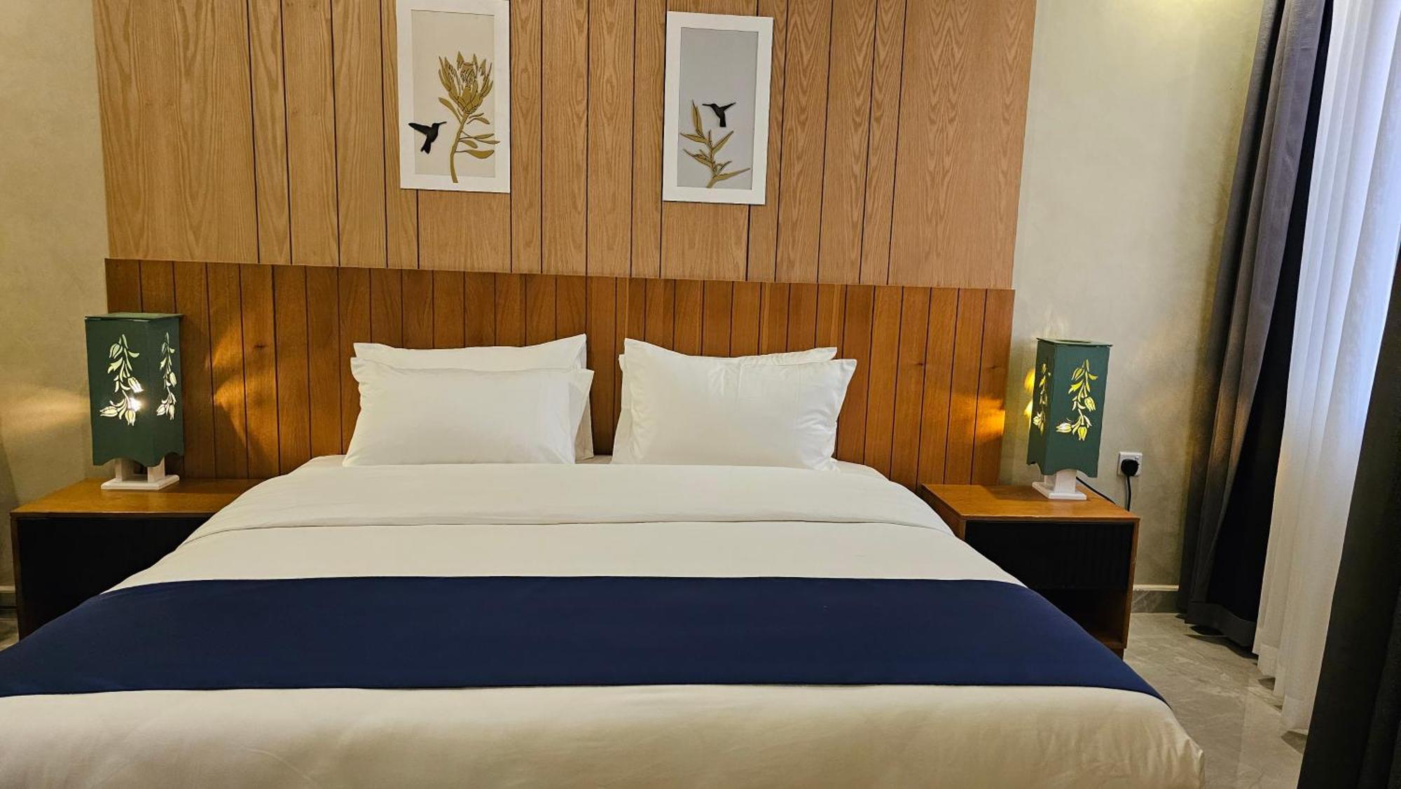 Grik Hotel - Entebbe Luaran gambar