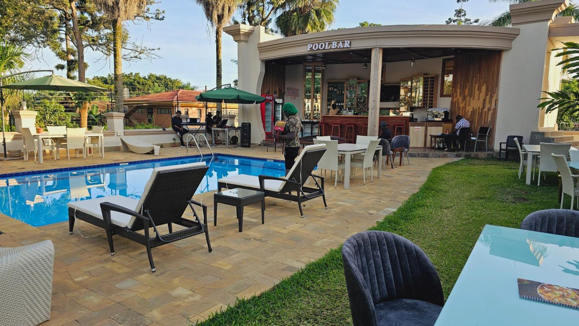 Grik Hotel - Entebbe Luaran gambar