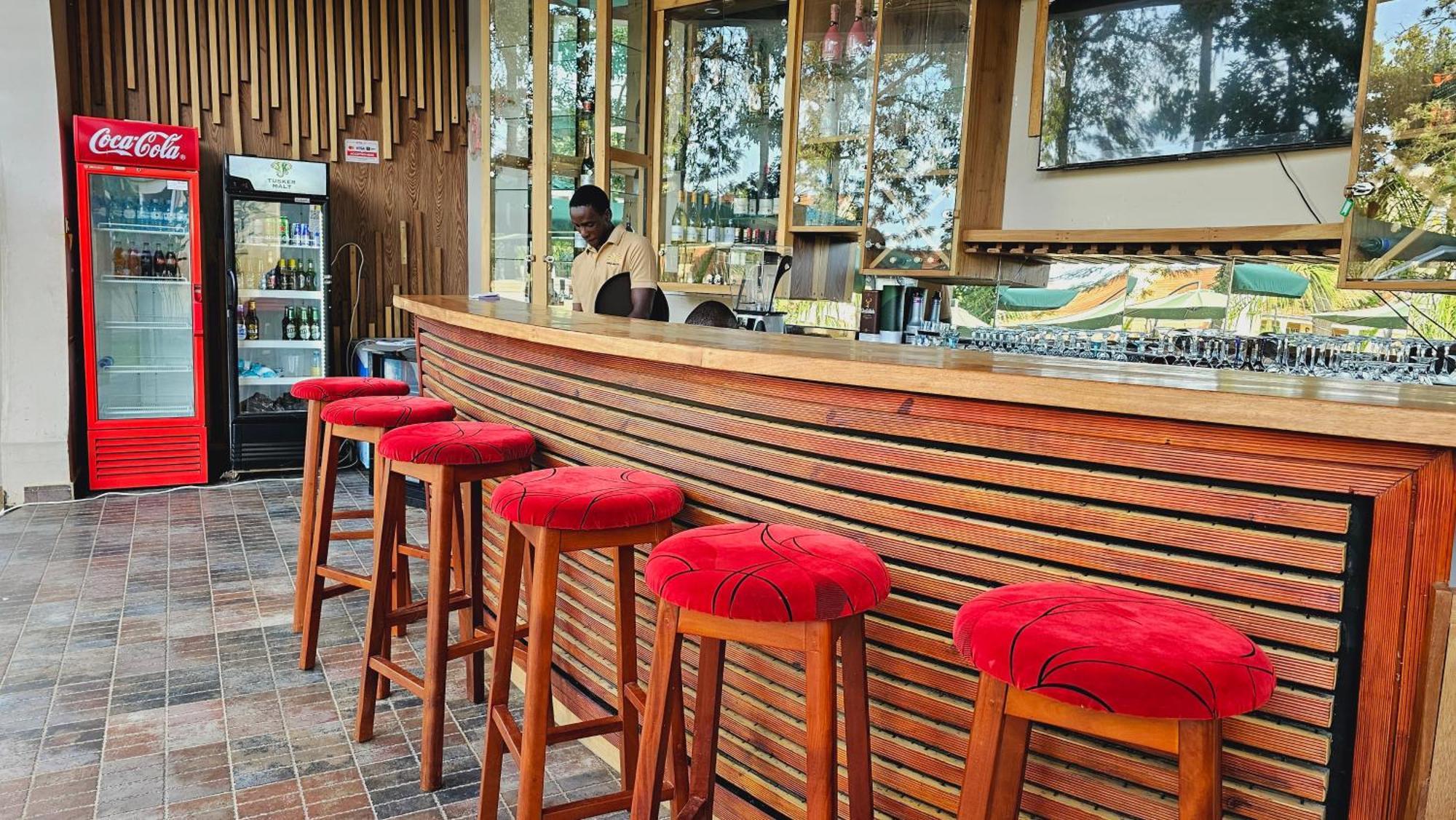 Grik Hotel - Entebbe Luaran gambar